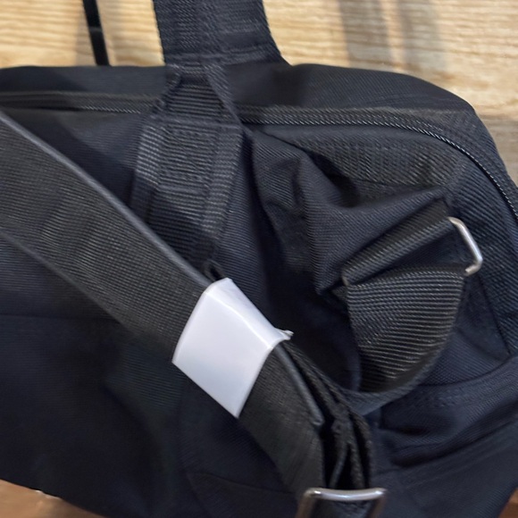 Carhartt - Picture 6 of 9